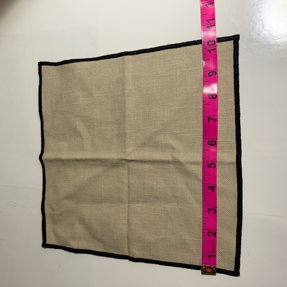Crate and Barrel 100% organic cotton beige Napkins with Black Trim NWOT - Picture 2 of 3